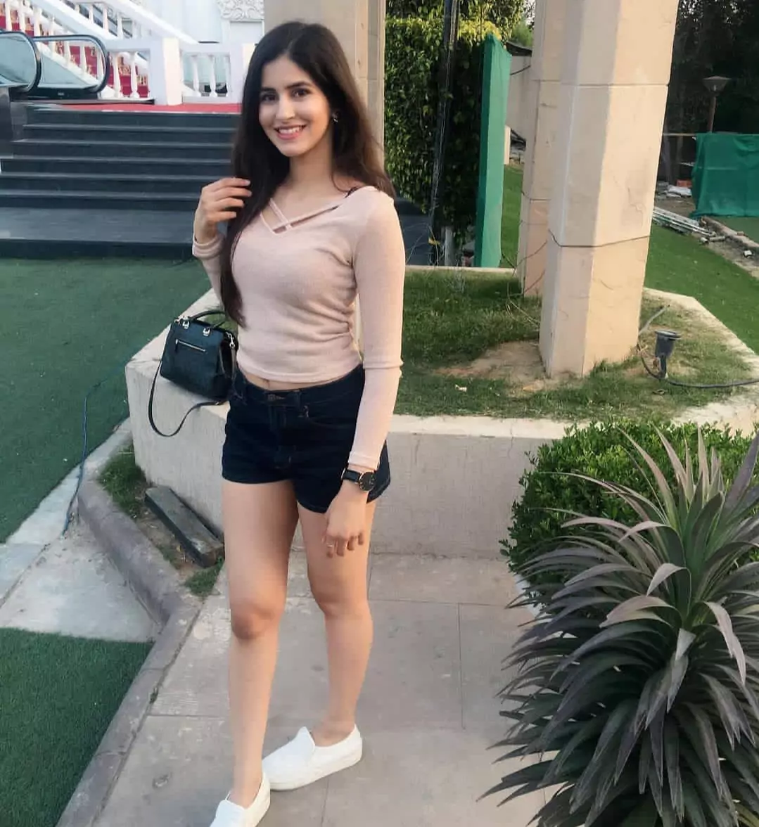 Free booking call girls in Ashok Vihar